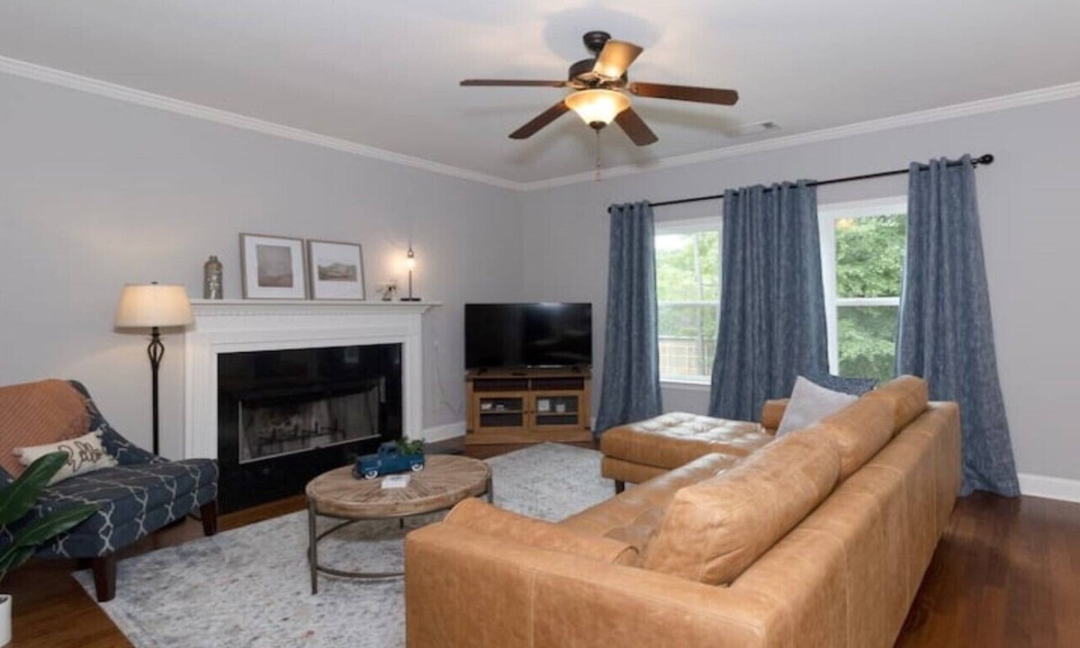 Fortson House | Great location! Spacious 4BR home in N. Columbus