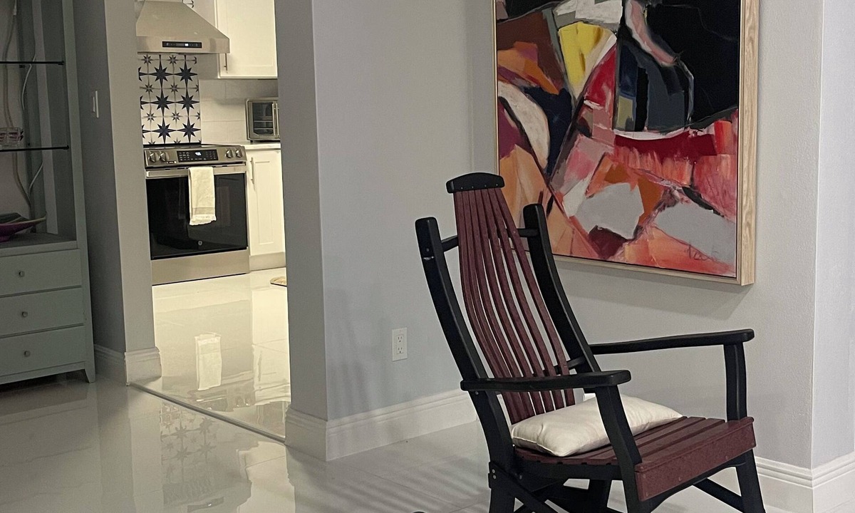 McGregor House | Great location