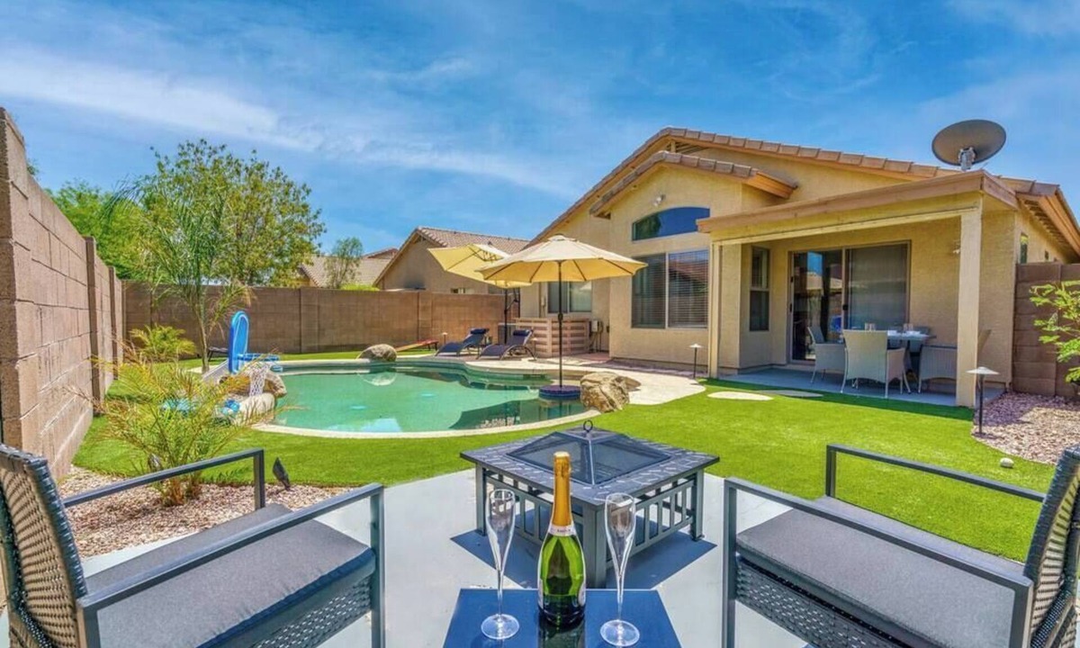 Litchfield Park House | Great location! near shopping & entertainment