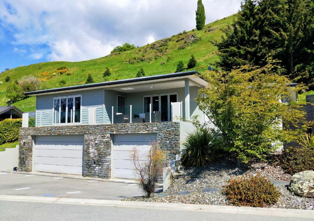 Lower Shotover House | Great Mountain View House