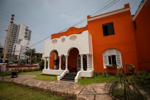 Santa Cruz House | Great Partners hostel