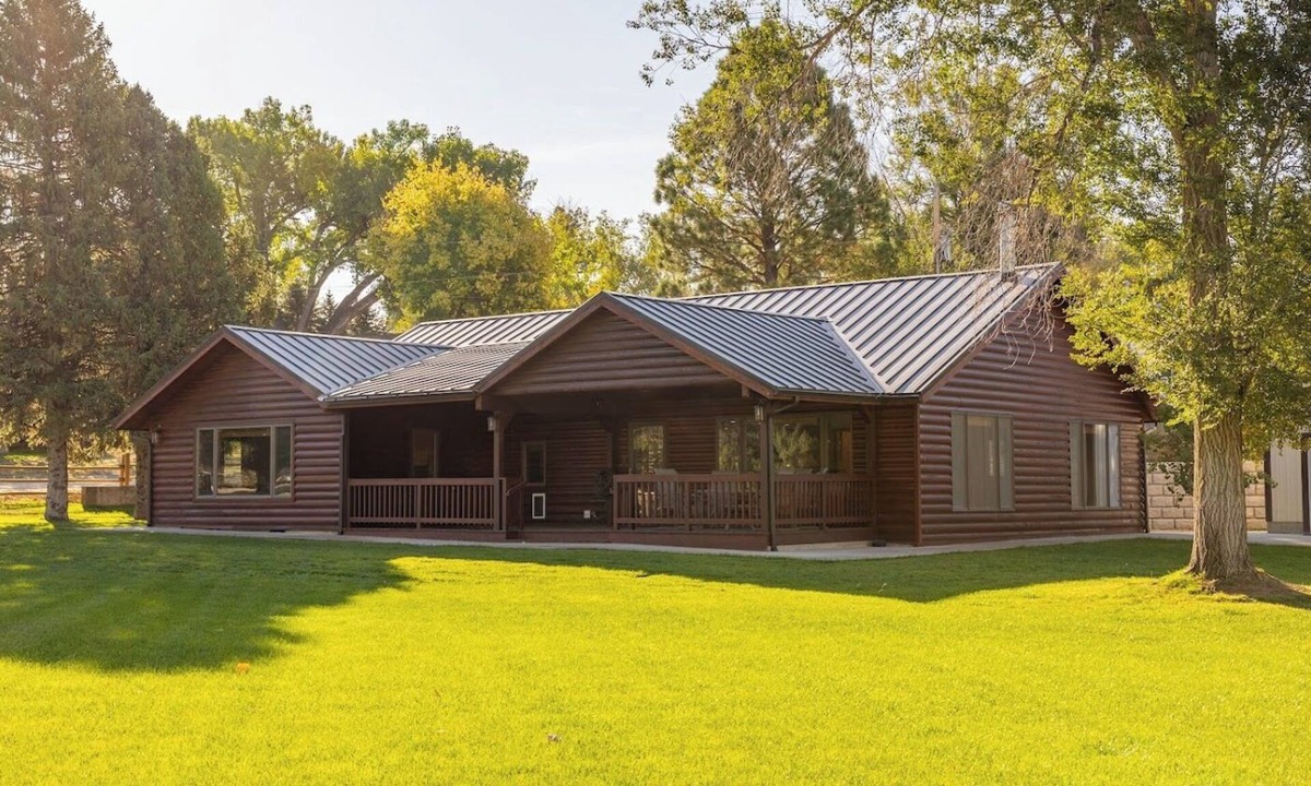 Shell House | Great Shell Wyoming Escape- Large Family Retreat at the Base of the Bighorn Mountains