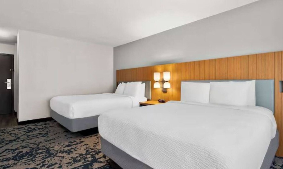 South Baton Rouge Hotel | Great Stay with Indoor Pool Close to Museums, and Perkins Rowe Shopping
