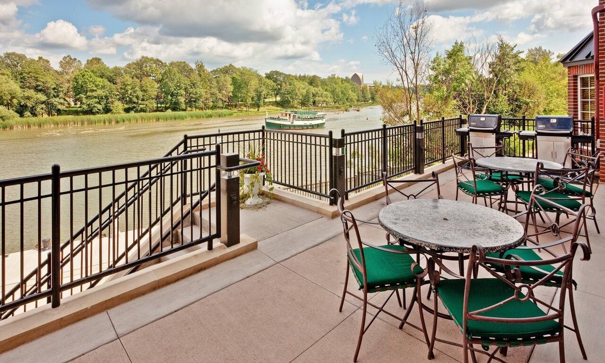 Rochester Apartment | Great Studio | Free Breakfast