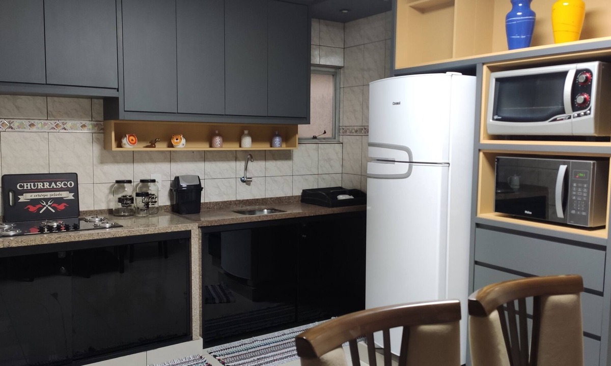 Caioba House | great townhouse with air and wifi - with two car garage