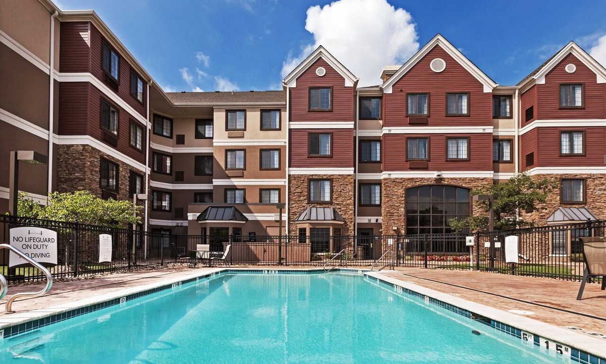 Tulsa County Condo | Great Value! Comfortable Suite in Tulsa | Free Breakfast + Fitness Center + Seasonal Outdoor Pool