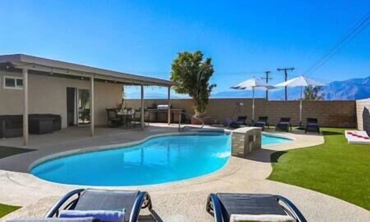 Desert Hot Springs House | Great value, Pool,Spa,Gameroom,BBQ