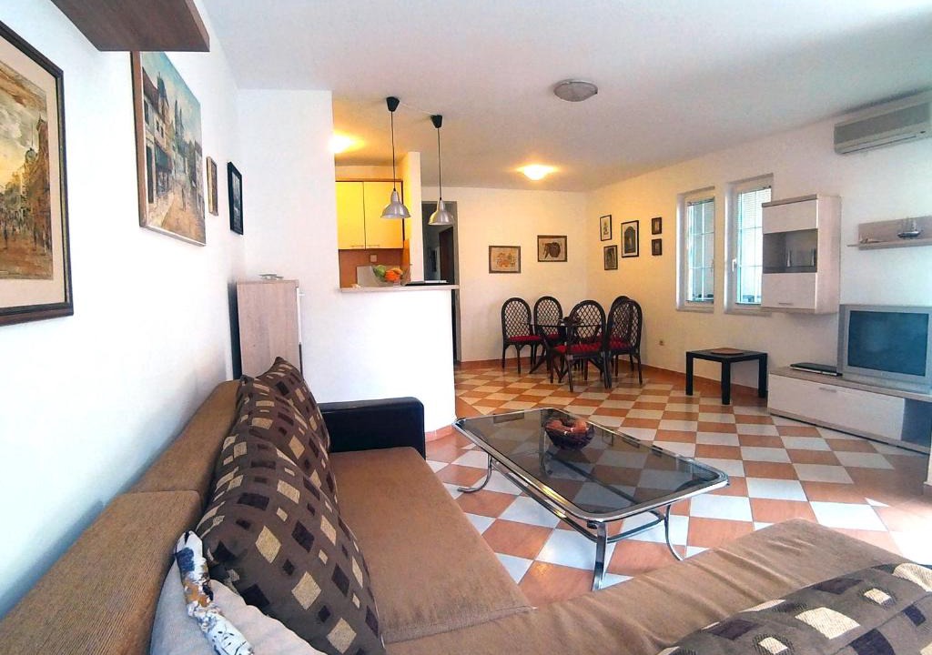 Rafajlovici Apartment | Green Apartman