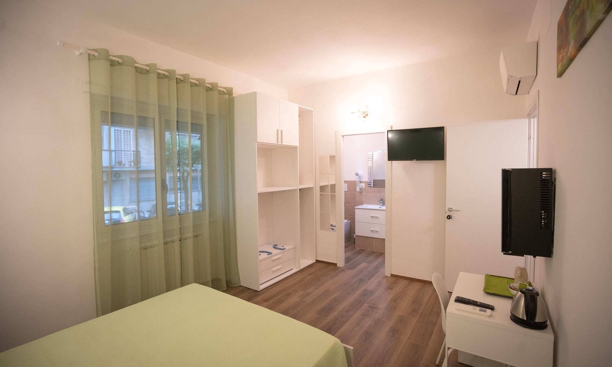 Garbatella Apartment | Green Double Room