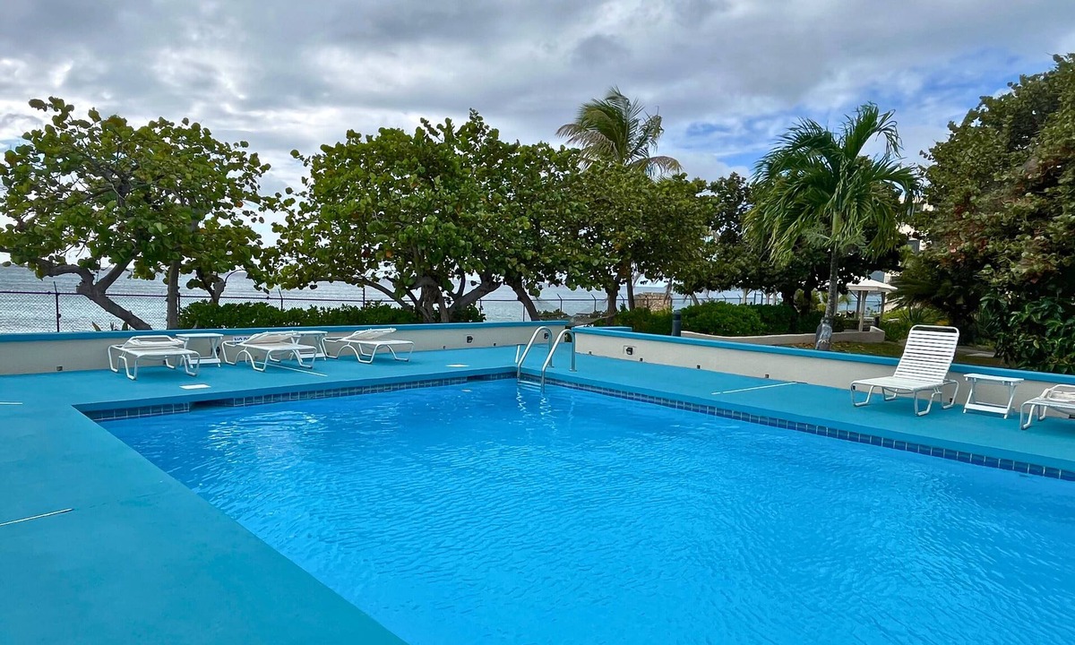 Estate Two Brothers Condo | Green Flash by the Sea