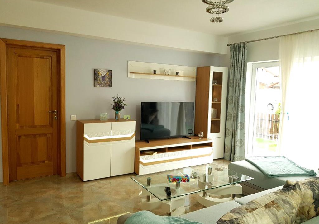 Cisnadie Apartment | Green Garden