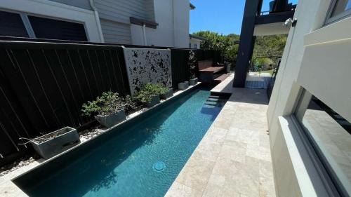 Mount Coolum House | Green House