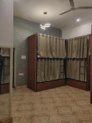 Hazratganj Hostel | Green Olive