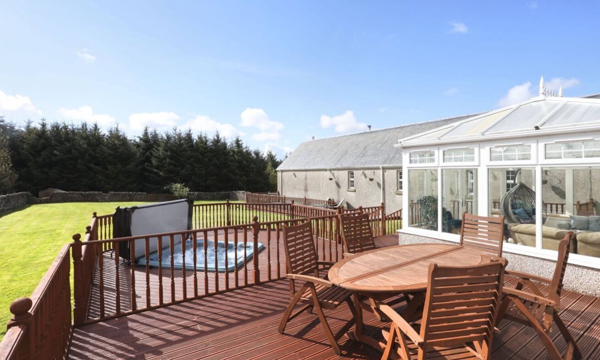 Kelty House | Greenknowes Estate Farmhouse and Lodge