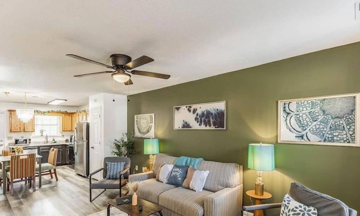 Warner Robins House | Greenleaf Comfort Retreat 4 Beds Decatur