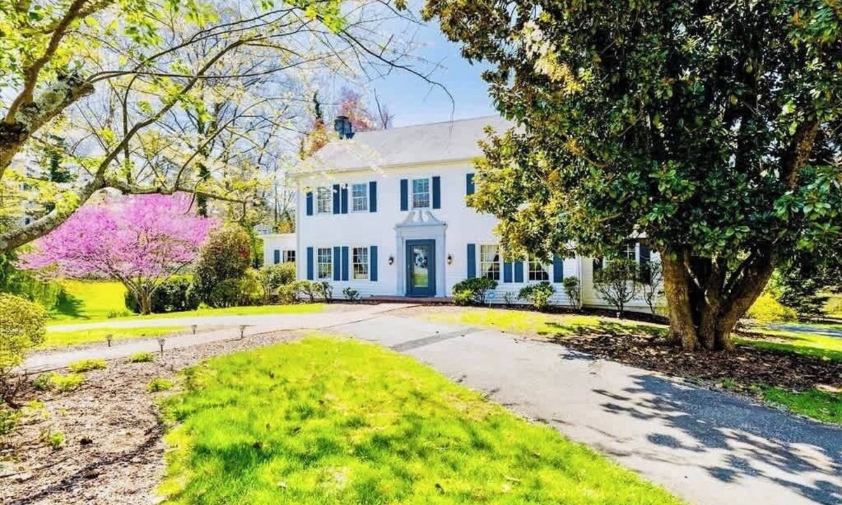 High Point House | Greenway Manor: Grand Historic Home on Lush Grounds