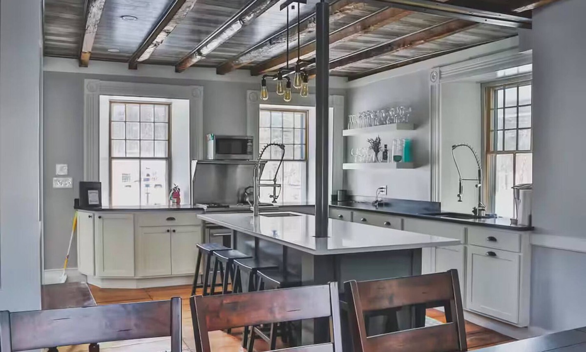 Reading House | Greystone 1830