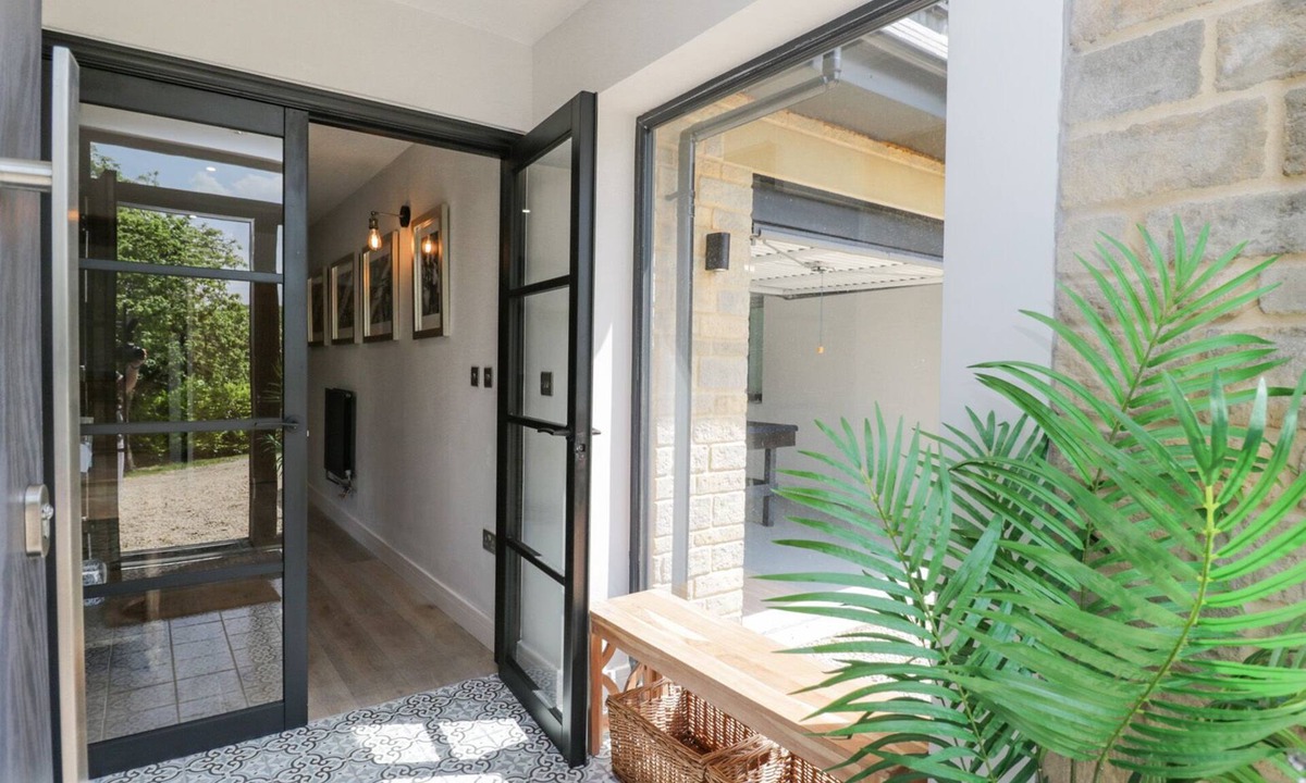 Upton St. Leonards Cottage | Greystones