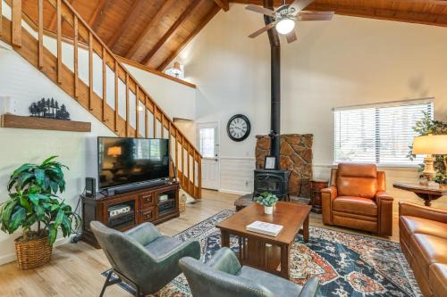 Kachina Village House | Grill & Games: Family-Friendly Flagstaff Getaway!
