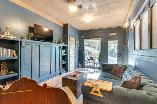 Lost Bridge Village Apartment | Grill & Rooftop Deck: Cozy Hideaway in Garfield