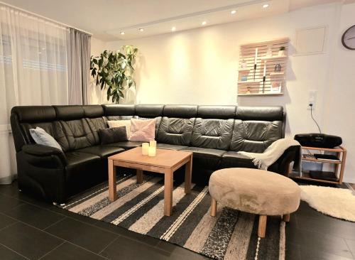 Randersacker Apartment | Große schöne Ferienwohnung mit kleinem Garten im Weinort Randersacker