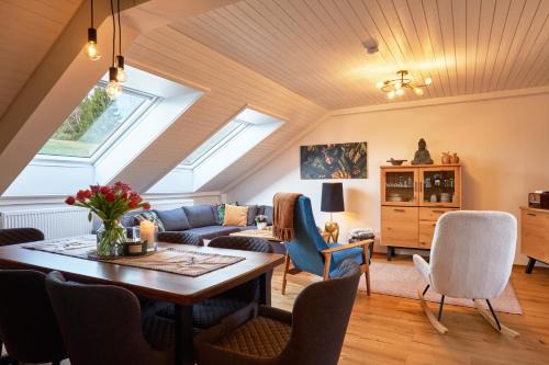 Furtwangen Apartment | Große Schwarzwald-FeWo mit Naturblick in Neukirch