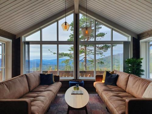 B House | Grostul