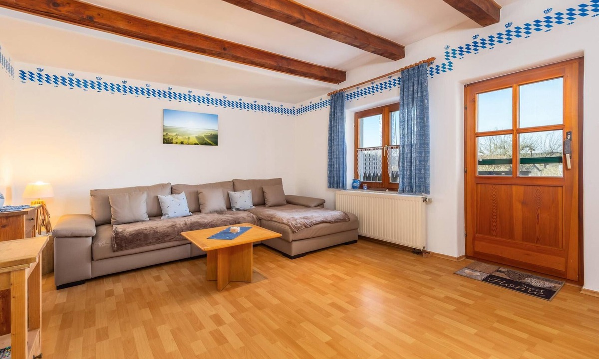 Waldmuenchen Apartment | Ground floor bay window apartment (100 sqm) with south-facing balcony and infrared sauna