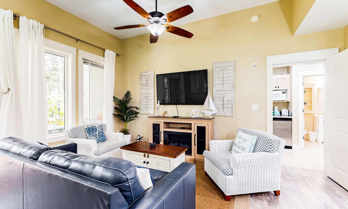 Baytowne Wharf Condo | Ground-floor condo with patio, central AC, shared pool & tennis