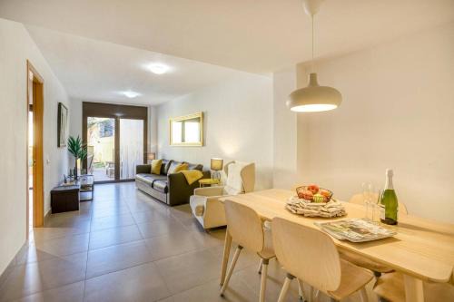 Torroella de Montgri Apartment | Ground floor apartment in Centre of Torroella De Montgri