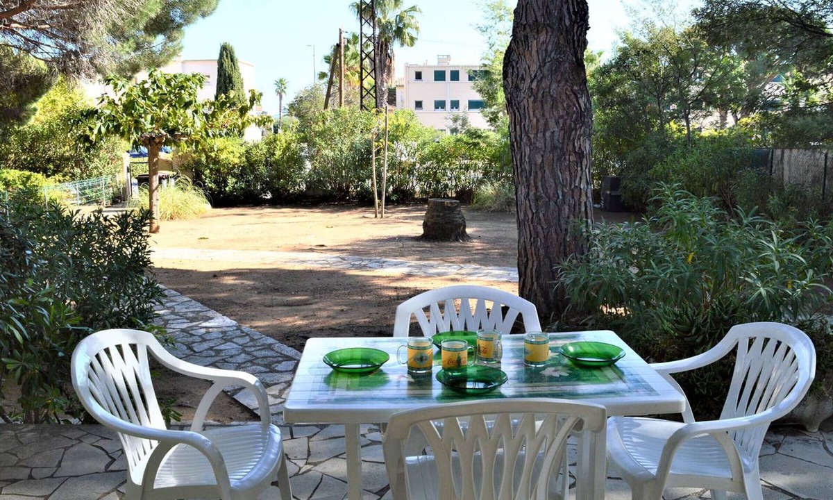 Villars-Colmars Apartment | Ground Floor Apartment for 4 Near Cavalaire Beach with Terrace and Parking