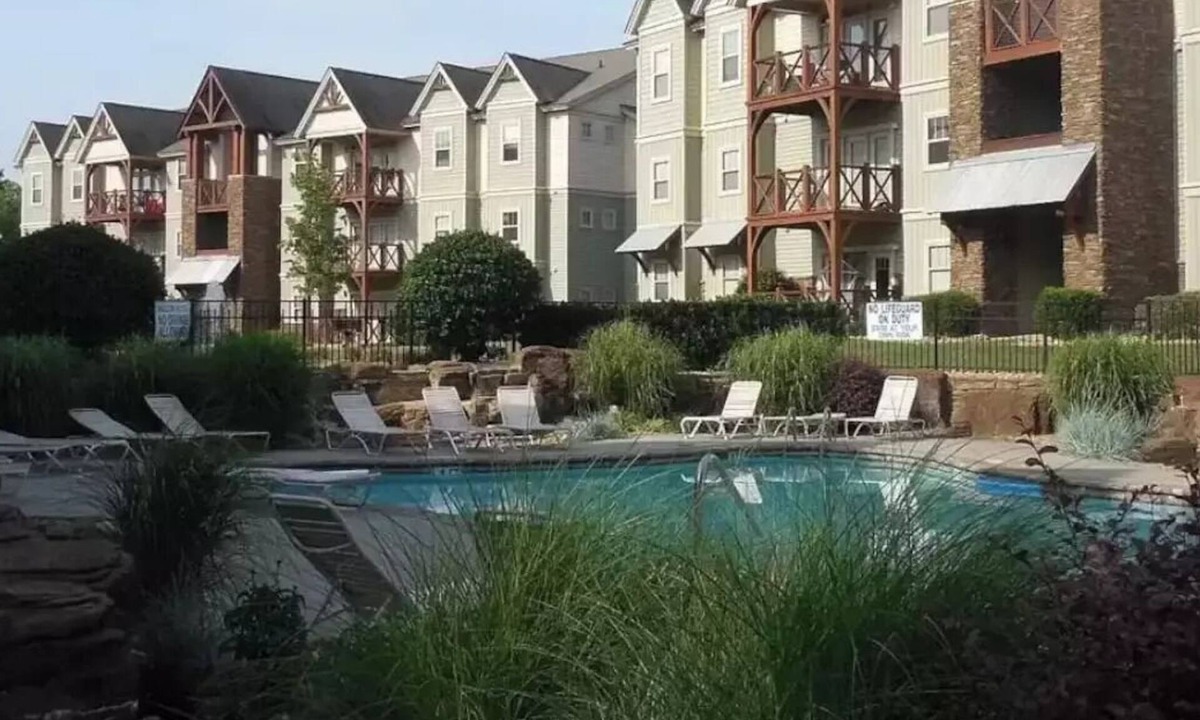 Clemson Apartment | Ground Floor Free Shuttle to Campus Swimming Pool