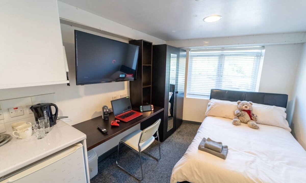 Selly Oak Apartment | Ground floor studio close to UOB