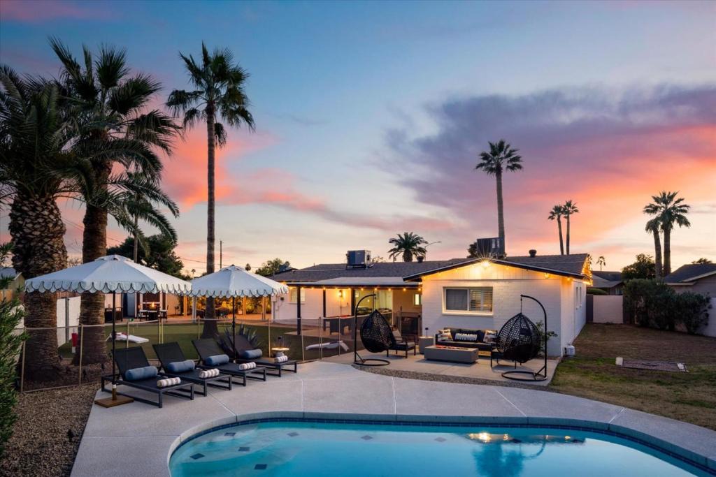 Pointe Scottsdale House | Group-Friendly 5BR Pool Home Old Town