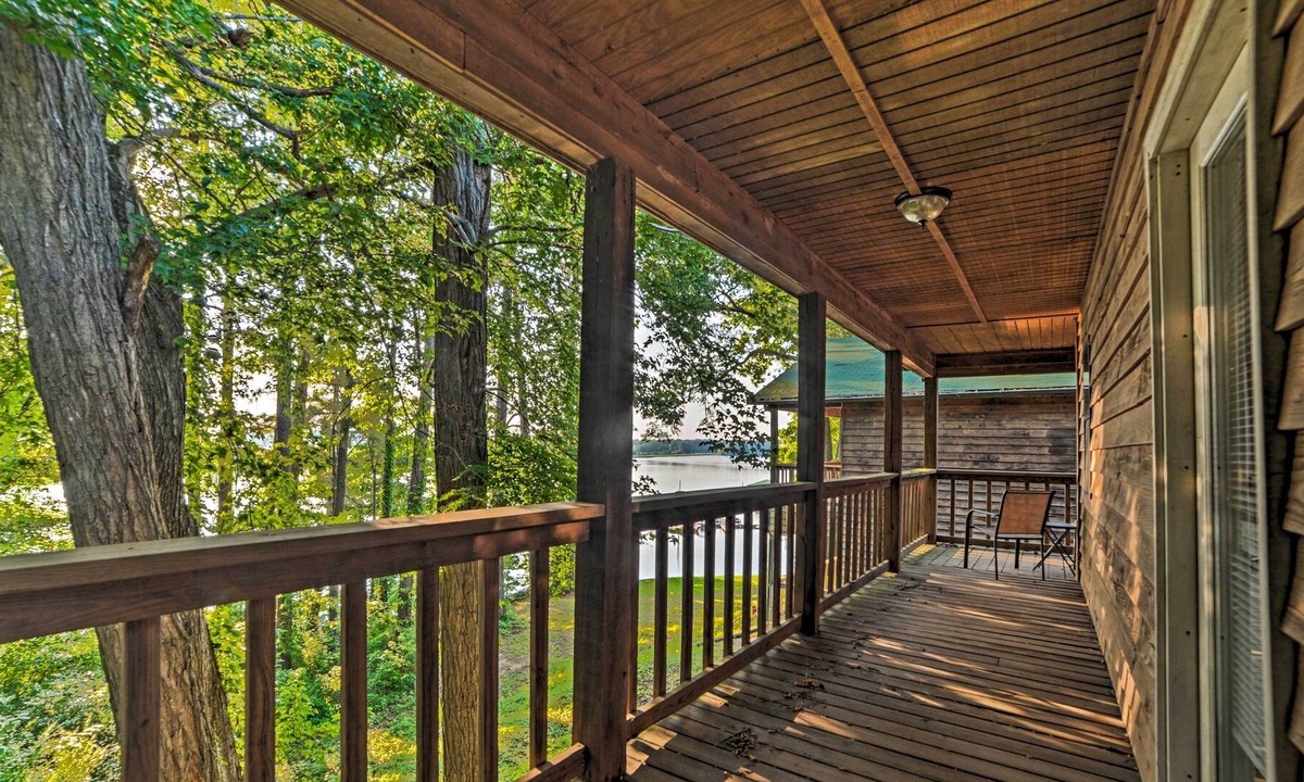 Springville Cabin | Group-Friendly Cabin on Kentucky Lake!