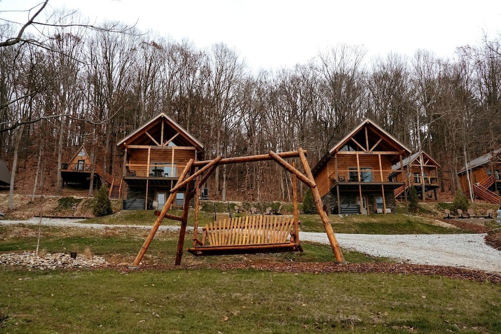 Scio Cabin | Group Friendly Cabin with Spa on the Deck near Tappan Lake in Ohio