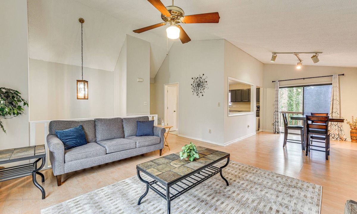 Mint Hill House | Group-Friendly Home w/Yard in Charlotte Suburbs!