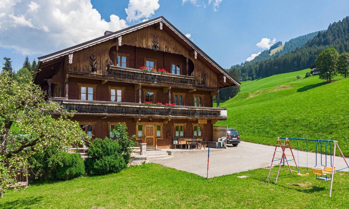 Brixen im Thale Ski Chalet | Group home for private use with ideal location