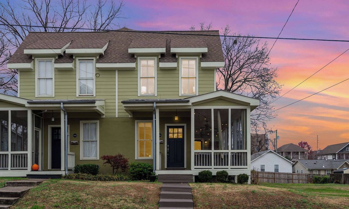 Hope Gardens Condo | Group Stay for 10 with Grill & Cozy Fireplace