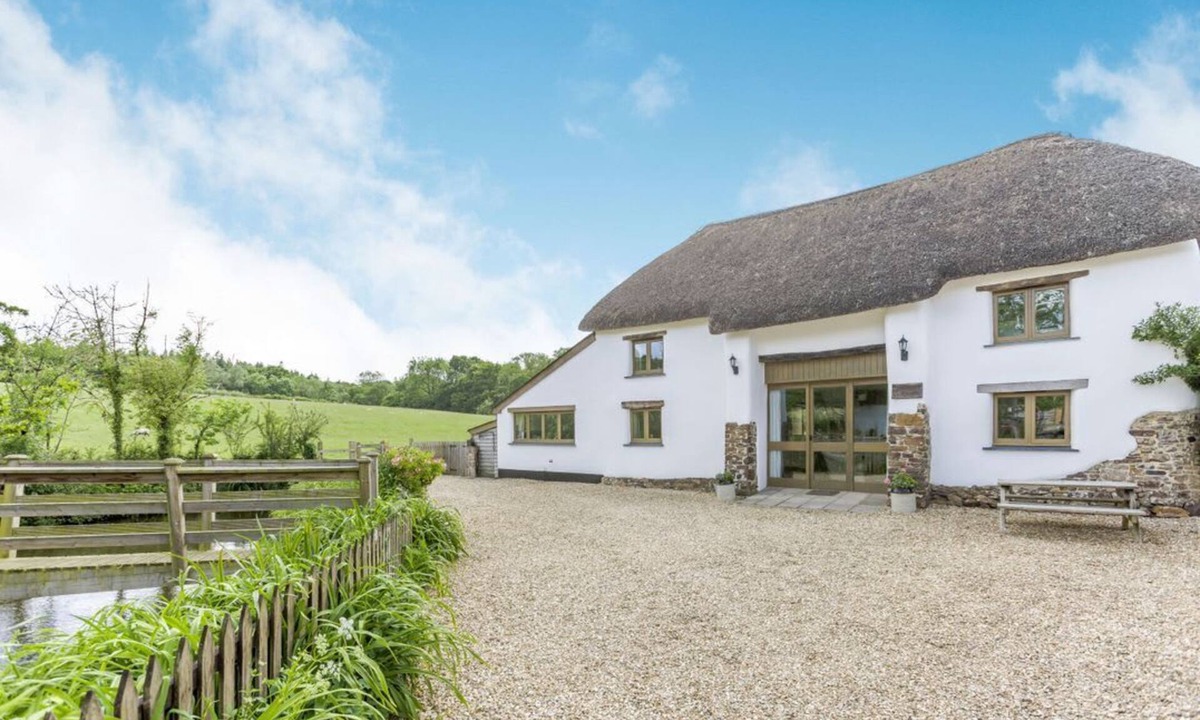 Hatherleigh House | Groves Fishleigh, Hatherleigh
