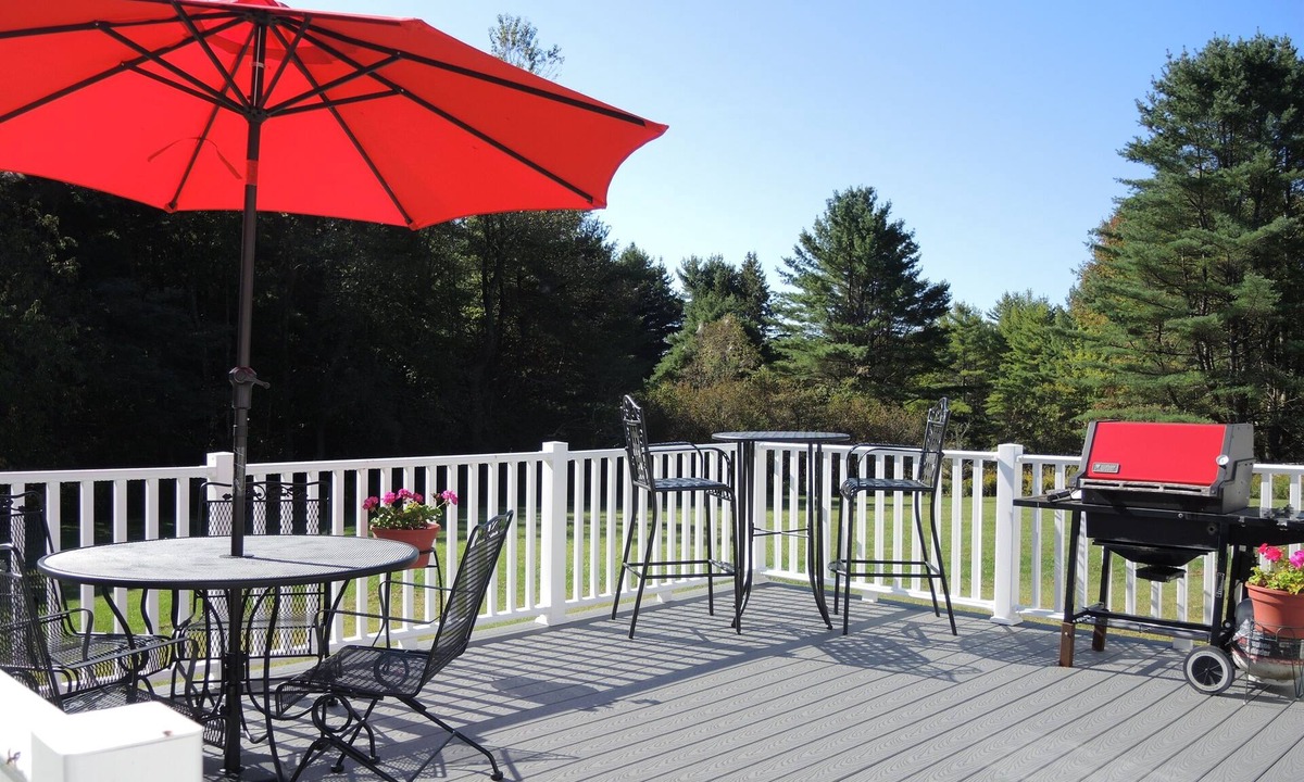 Maryland House | Groveside Quiet country setting, fire pit, ranch home w/spacious rear deck