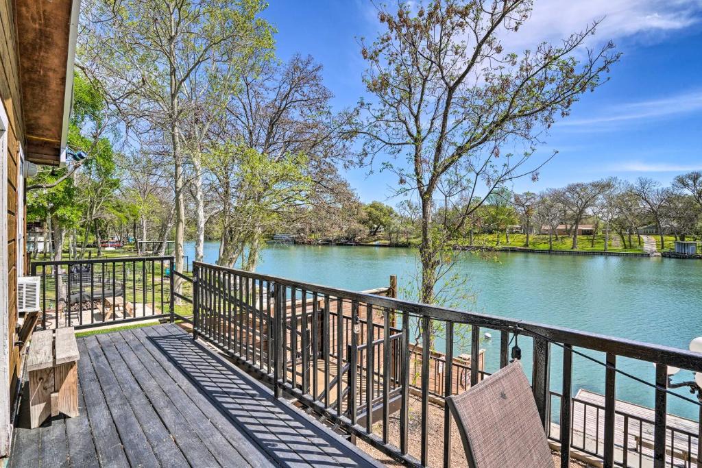 Seguin Apartment | Guadalupe Riverfront Studio w/Private Balcony