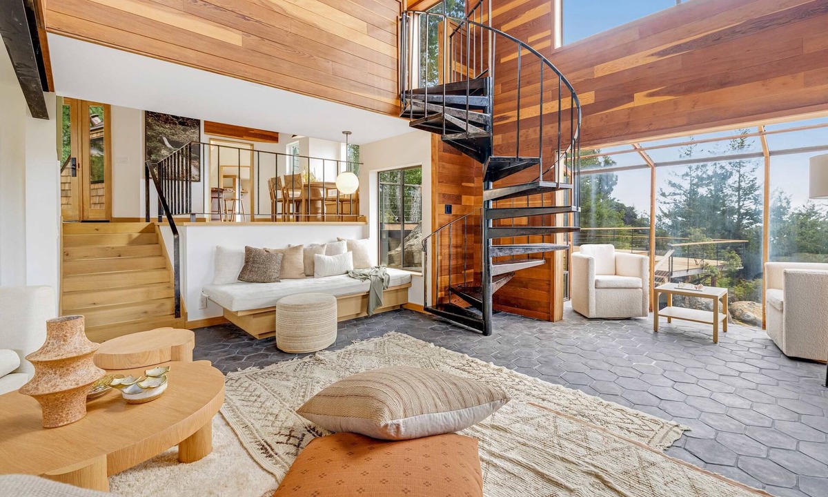 Gualala House | Gualala home with ocean views & redwood canopy near Anchor Bay