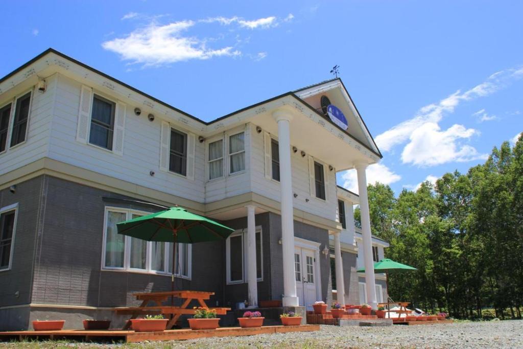 Tomamu House | guest house White House ホワイト ハウス