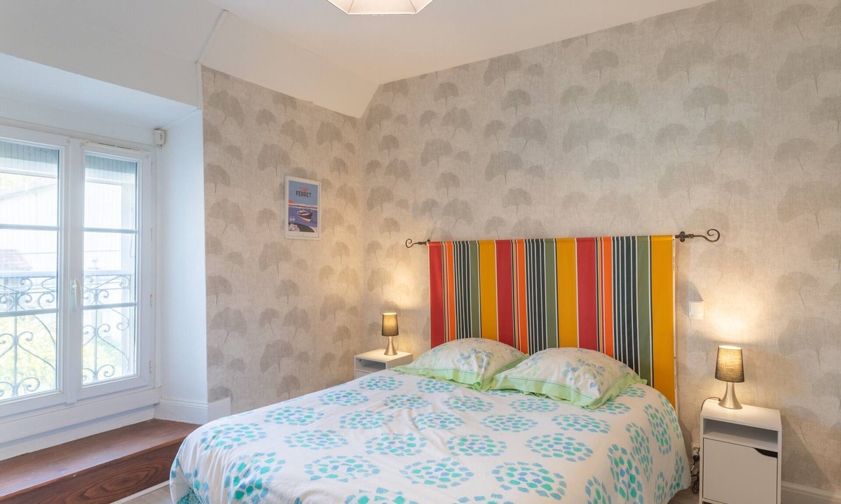 Saucede Bed & Breakfast | Guest Room “Chambre Baretous” with Shared Garden and Wi-Fi