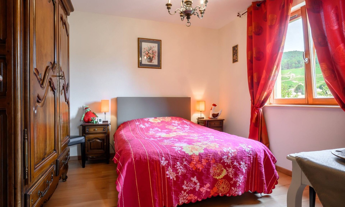 Walbach Bed & Breakfast | Guest Room “La Châtelaine - Pinot Blanc” with Mountain View, Shared Terrace & Wi-Fi