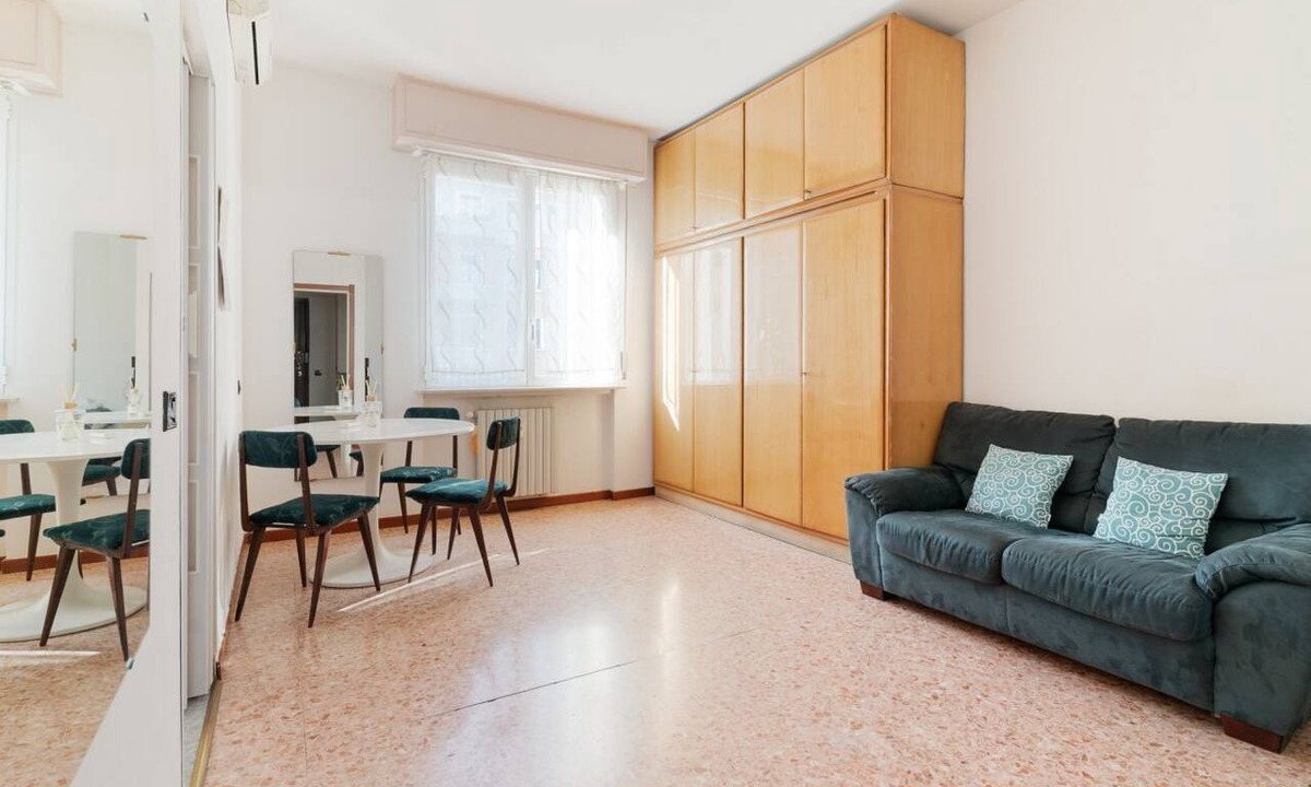 Ripamonti Corvetto Apartment | GuestHost - A comfortable 40 square meters apartment, perfect for two people, located on the third floor of a building with an elevator (NOT accessible to disabled guests).The property is located in the lively Corvetto neighborhood and is well connected
