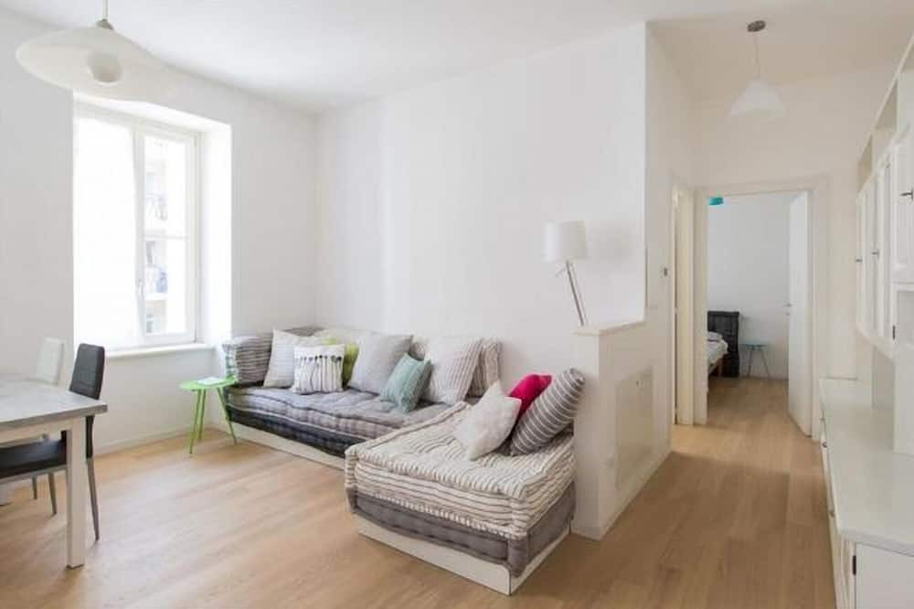 Citta Nuova-Barriera Nuova-San Vito-Citta Vecchia Apartment | GuestHost - Beautiful and spacious 76 sqm apartment located in a strategic position just a short distance from Piazza Oberdan, Porto Vecchio, Palazzo Gopcevich and Piazza Unita d'Italia. The particular position of the house allows to reach easily the his