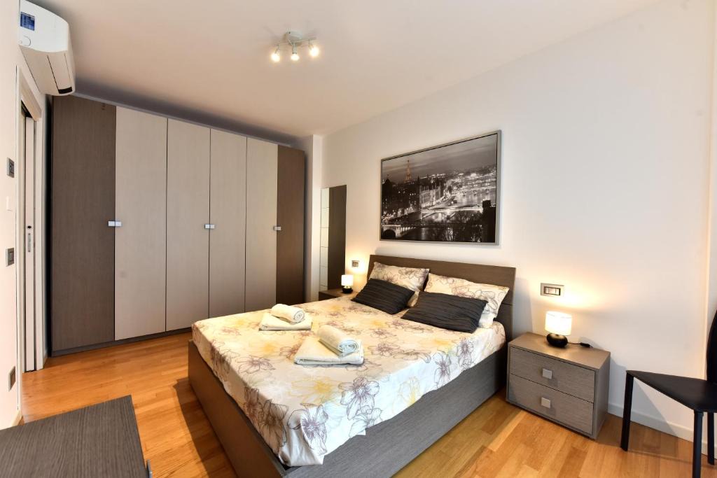 Cernusco sul Naviglio Apartment | GuestHost - Casa Kikka luminoso bilo con balcone