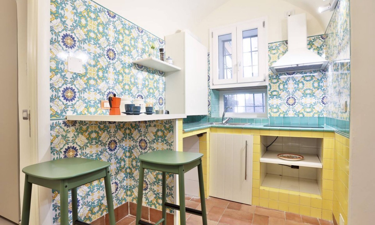 Rione Duomo Apartment | GuestHost - Charming apartment that accommodates up to 5 people with great comfort. The accommodation is located in the historic center (ZTL), just 500m from the Duomo and a stone's throw from Piazza Sedile del Campo, the Verdi Theater and the Villa Comu